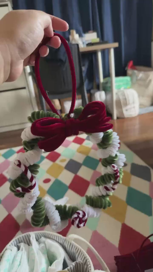 Fuzzy Wire Christmas Wreath Workshop (December 20, 2025)